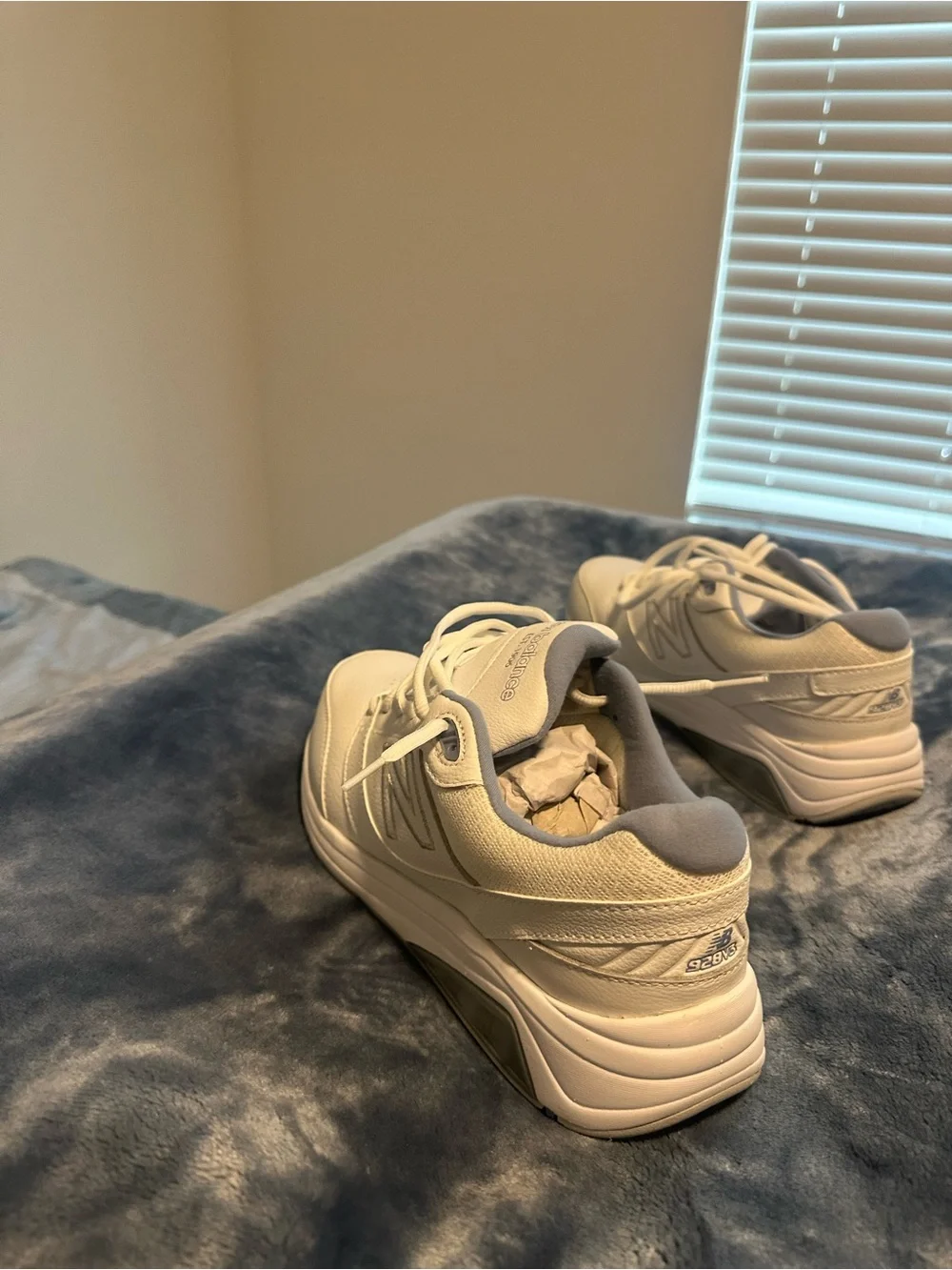 New Balance Women White Lace-Up Athletic Sneakers
